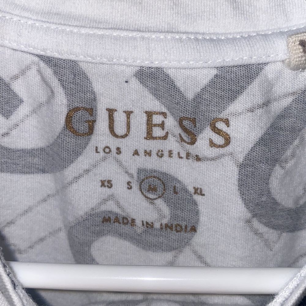 Guess T-Shirt - Picture 3 of 3